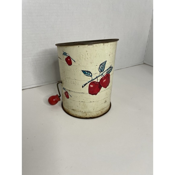 Bromwell’s Other - Vintage Bromwell's 3-Cup Metal Flour Sifter Farmhouse Apple Design
